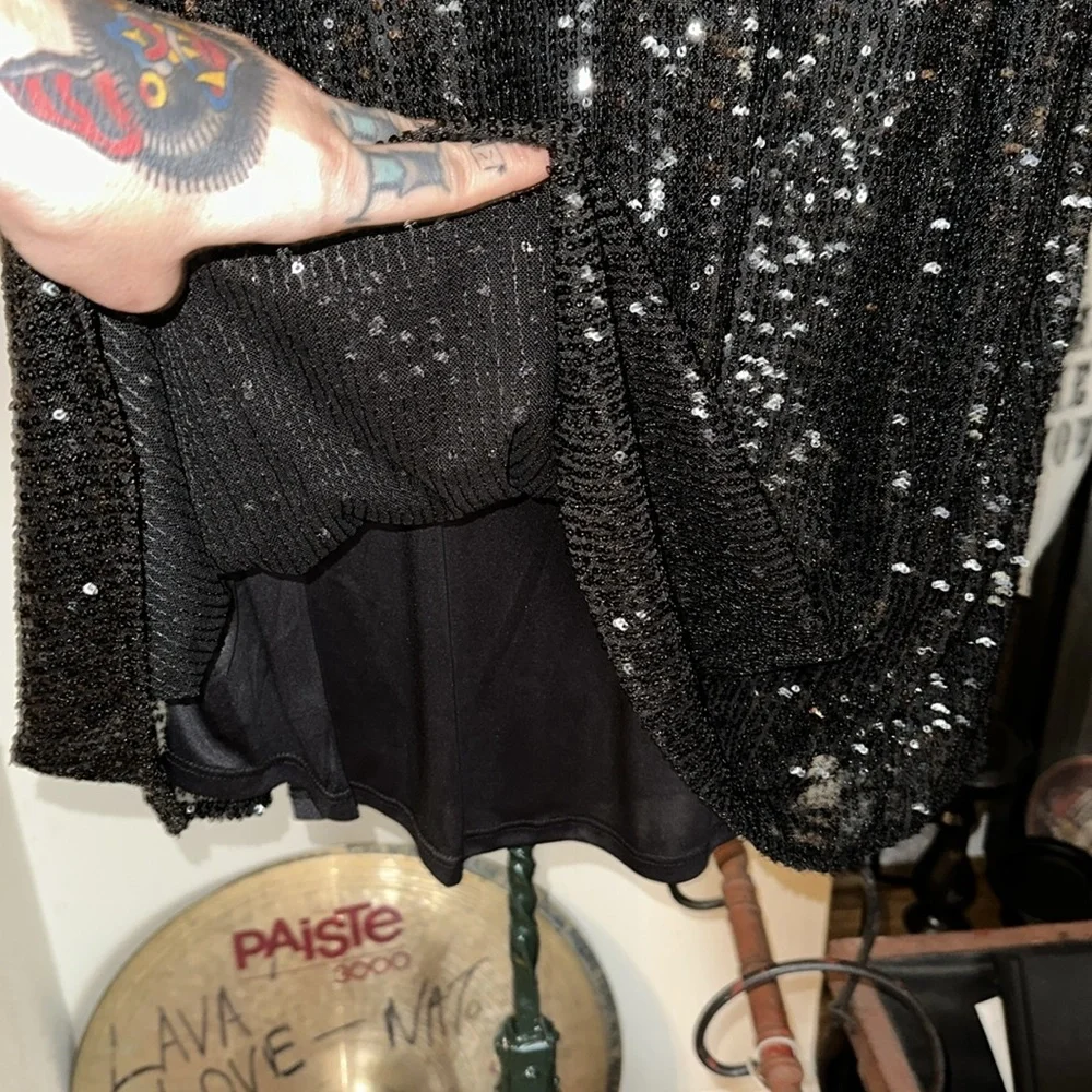 NWT New Torrid Black Sequin Ruched Sleeve Top Size 12 Large 0 - Picture 9 of 9